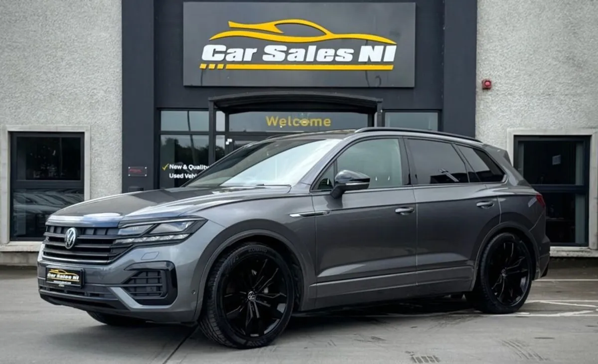Volkswagen Touareg 3.0 TDI V6 Black Edition SUV 5 - Image 2
