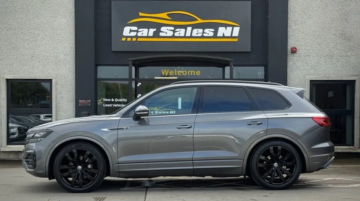 Volkswagen Touareg 3.0 TDI V6 Black Edition SUV 5 - Image 4