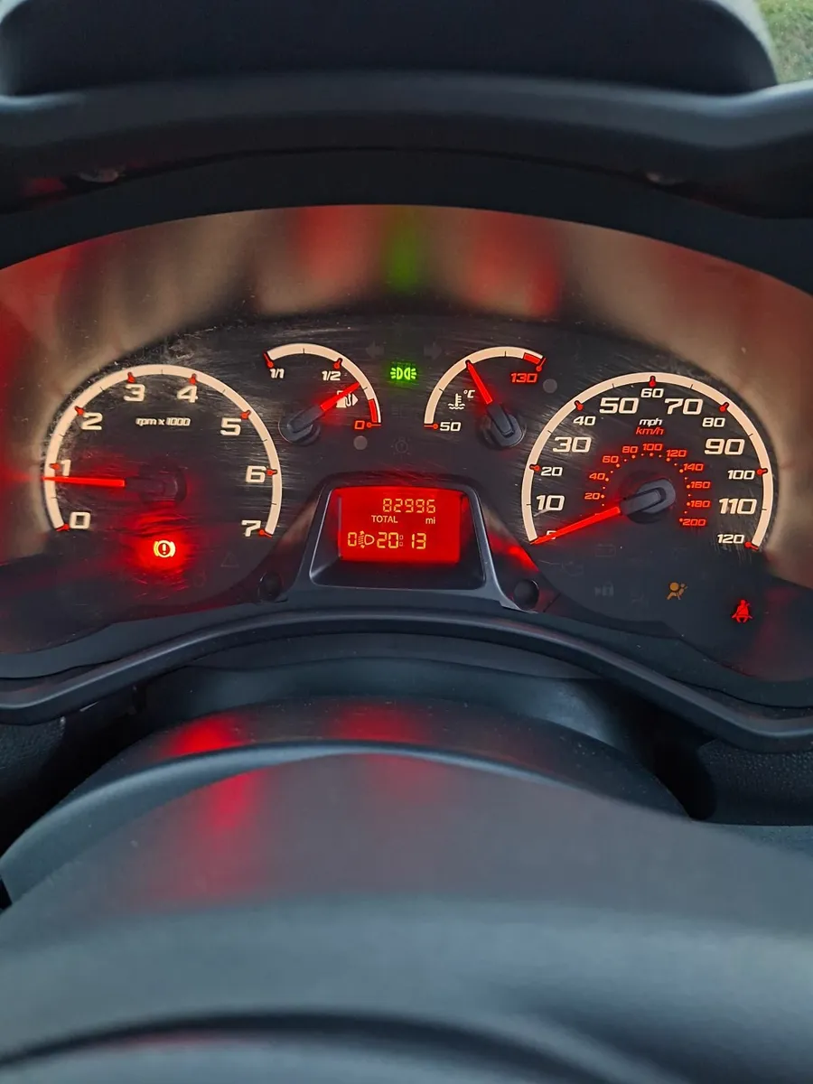 Ford KA 2014 - Image 2