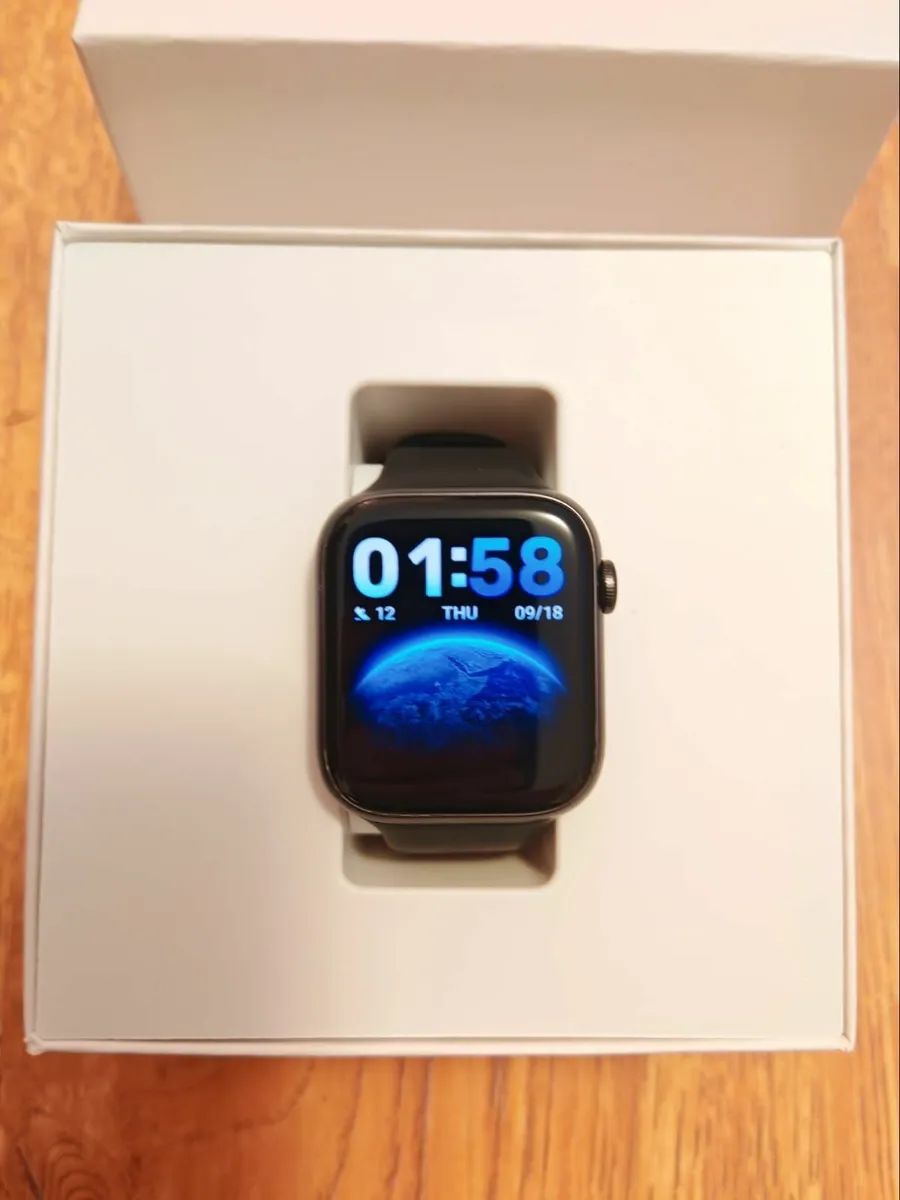 Honor watch 5 AMOLED GPS Smartwatch Fitness Tracke - Image 1
