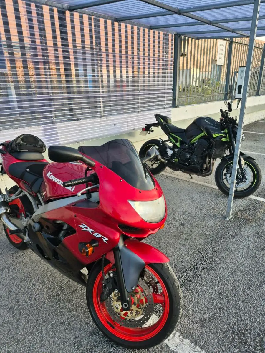 Kawasaki zx9r C2 99 year - Image 1