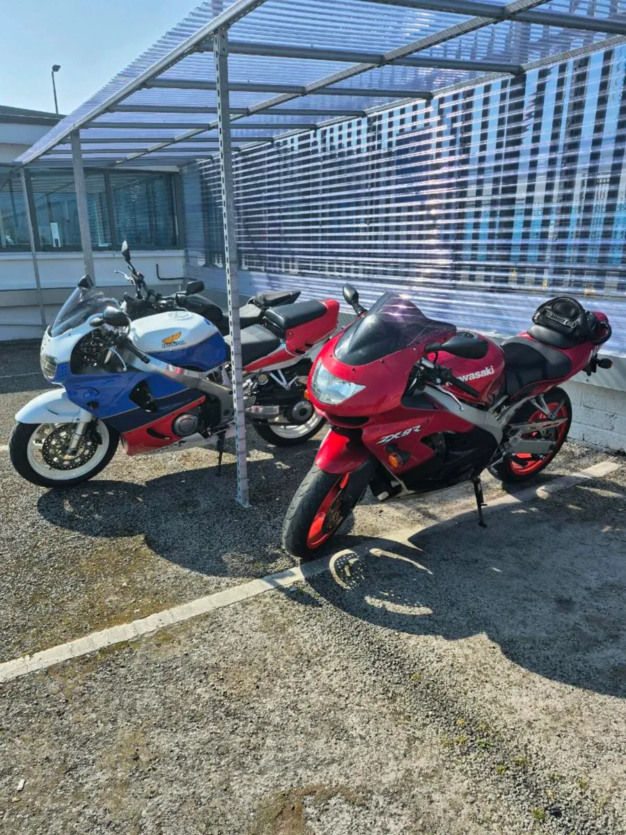 Kawasaki zx9r C2 99 year - Image 3