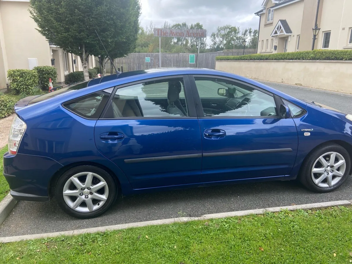 Toyota Prius - Image 3