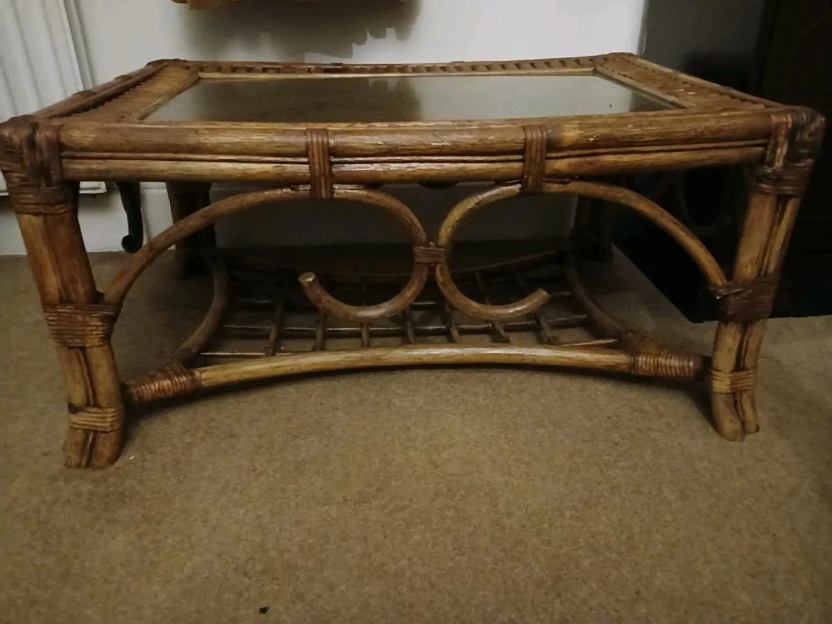 Wicker rectangular table. - Image 1