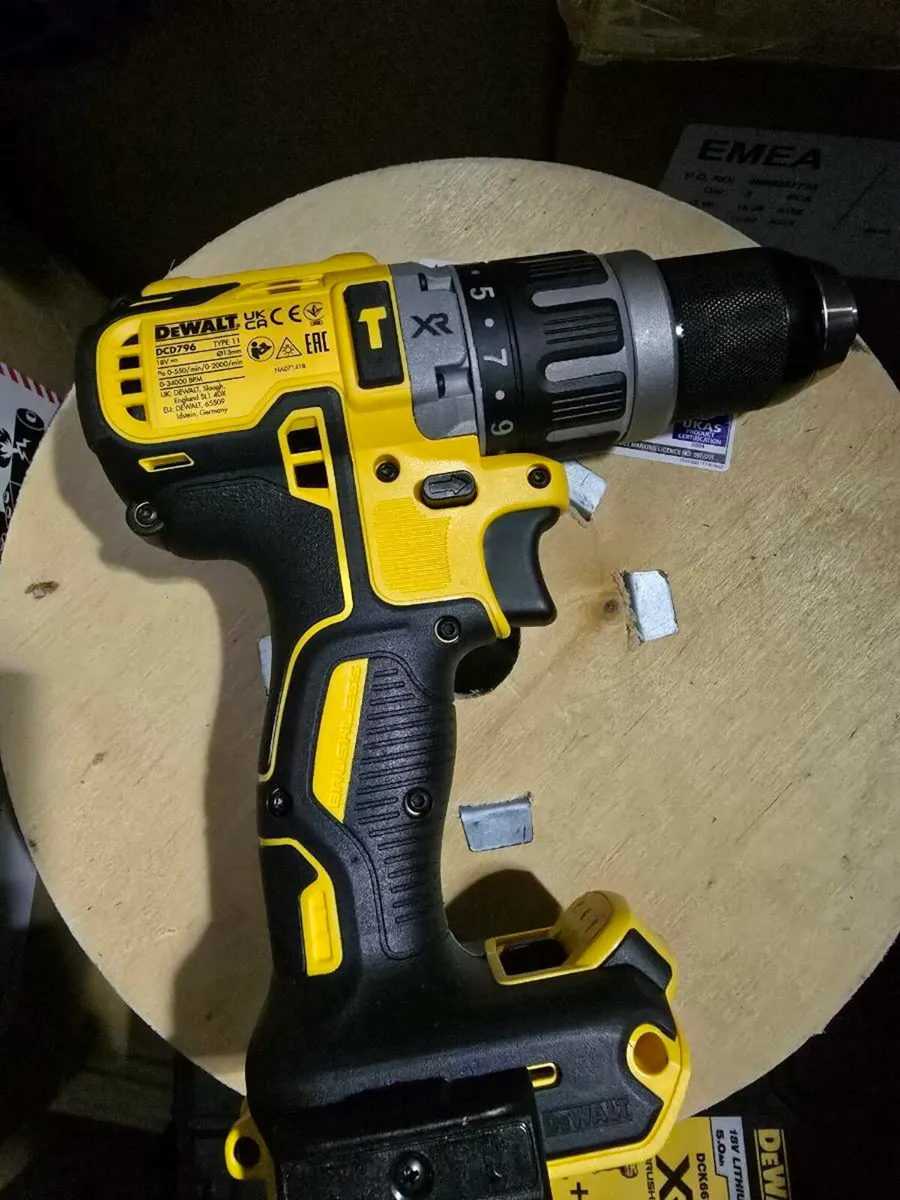 Dewalt DCD796N 18V XR Brushless Combi Drill (Bare) - Image 2