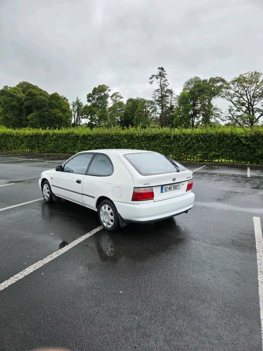 Toyota corolla - Image 4