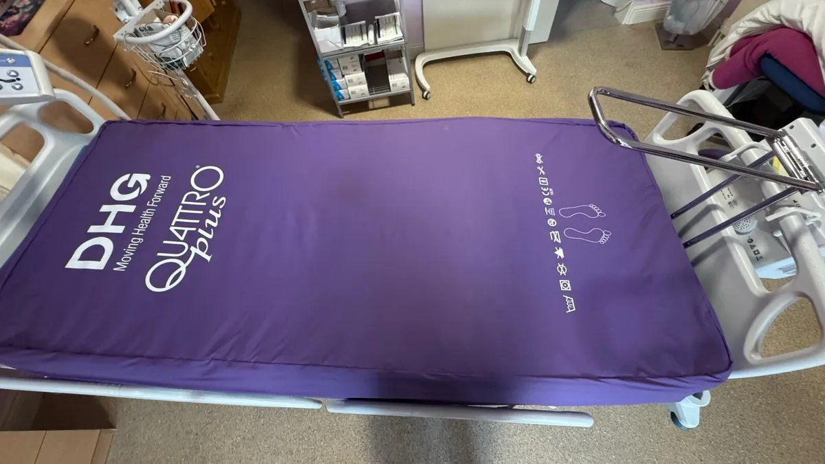 Hill-Room Electric Hospital Bed with DHC Air Mattr - Image 3