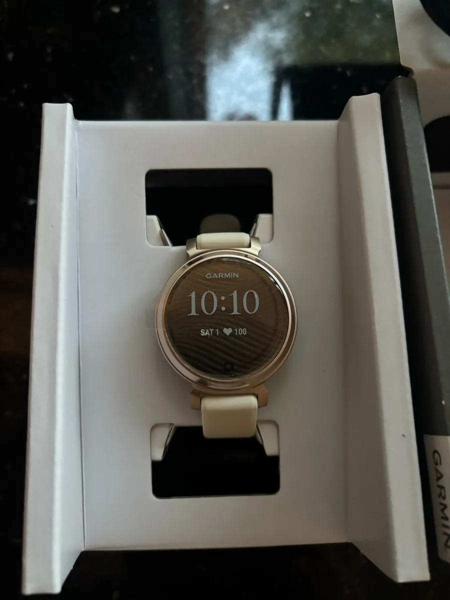 Brand-new garmin lily 2 - Image 4