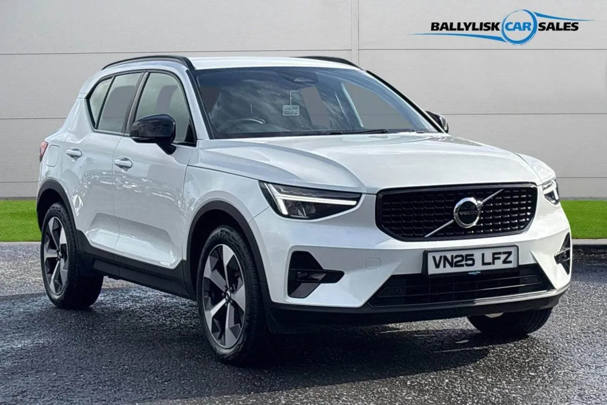 Volvo XC40 2.0 197PS B4P Mhev Plus Dark Auto in W - Image 1