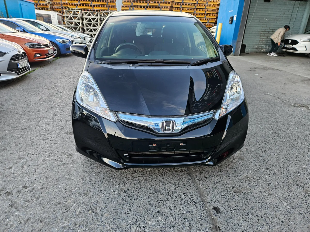 2012 Honda Fit 1.3 Hybrid Automatic - Image 2