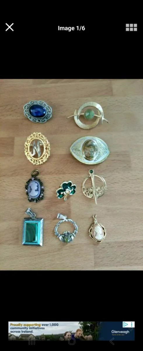 Vintage broaches - Image 1