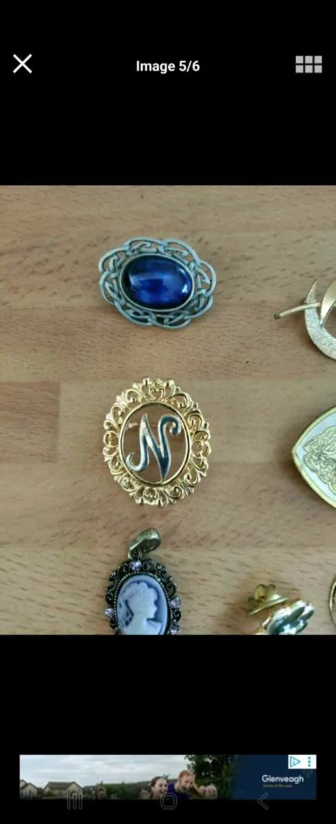 Vintage broaches - Image 4