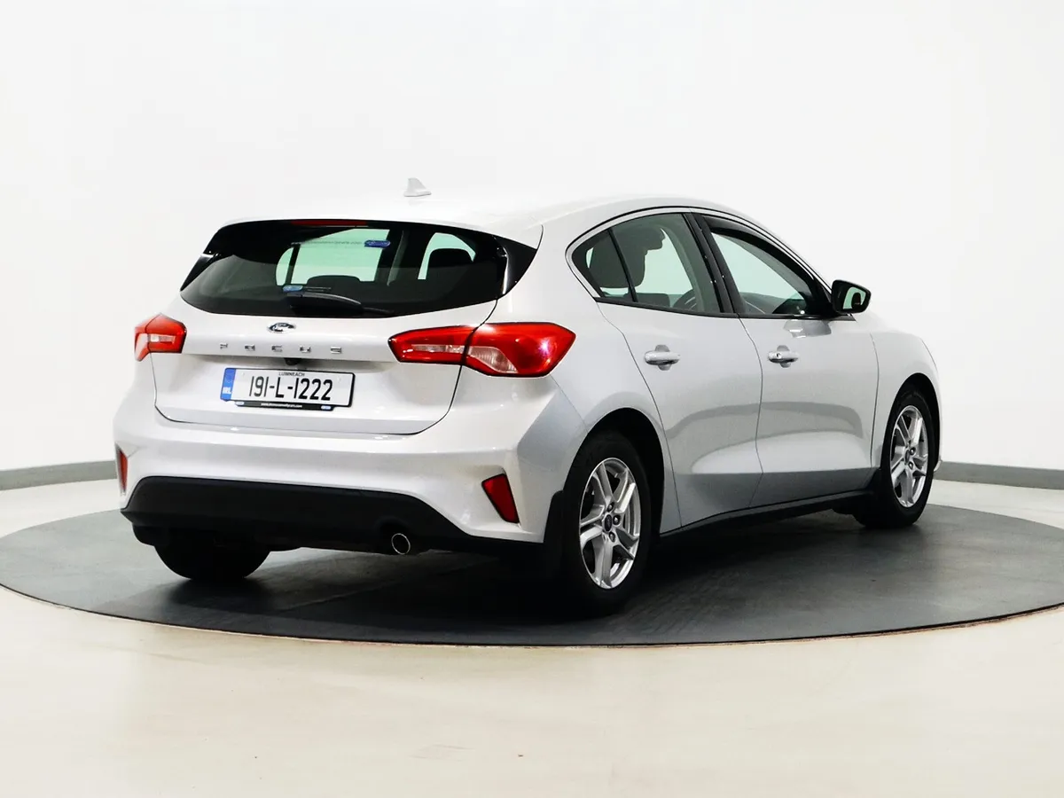 *54* 2019 Ford Focus 1.5tdci zetec - Image 4