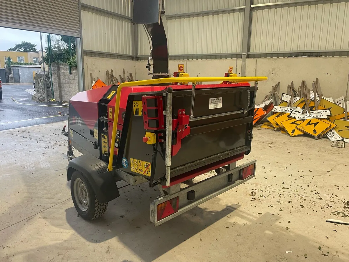 TP 215 wood chipper - Image 3