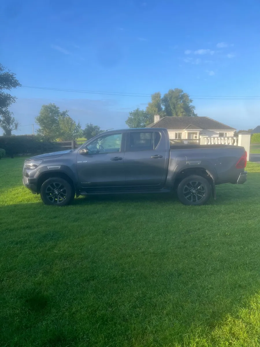 Toyota Hilux 2021 - Image 1