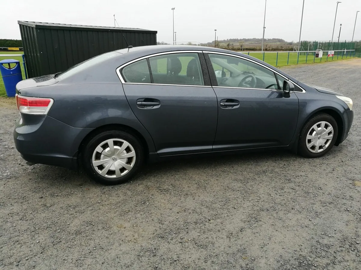Toyota Avensis 2009 - Image 2