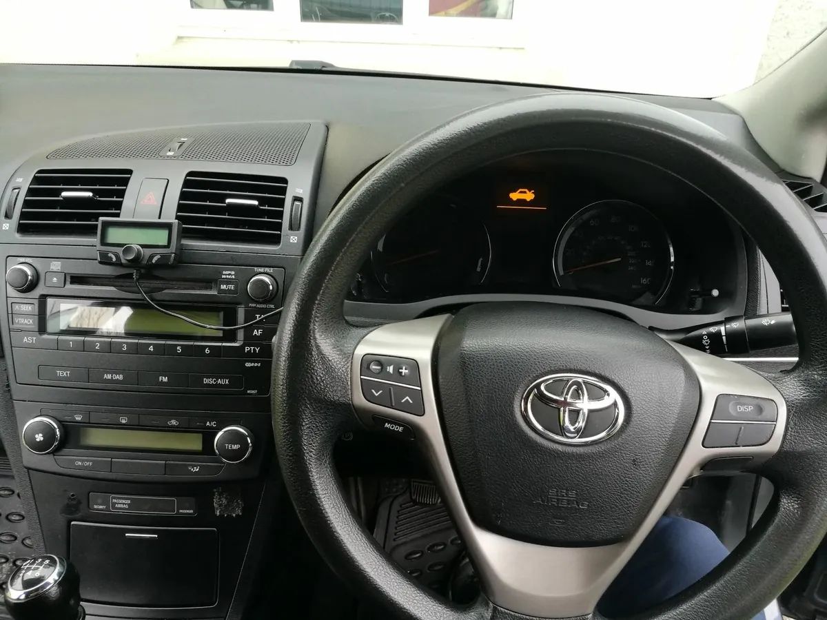 Toyota Avensis 2009 - Image 4