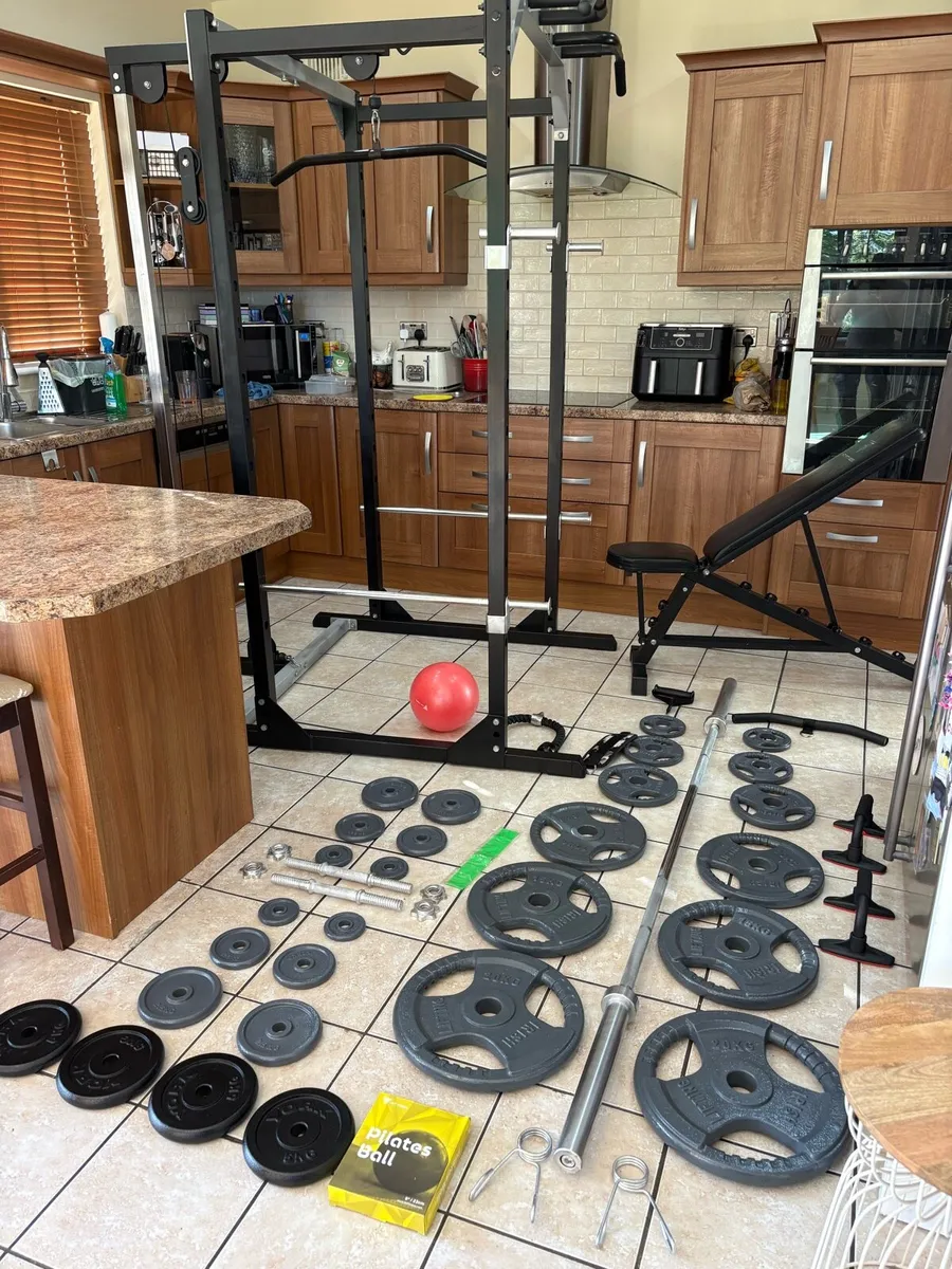 UNBELIEVABLE GYM WEIGHTLIFTING SET UP,BEST ON HERE - Image 1