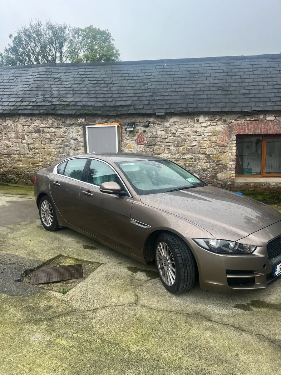 Jaguar XE 2015 - Image 4