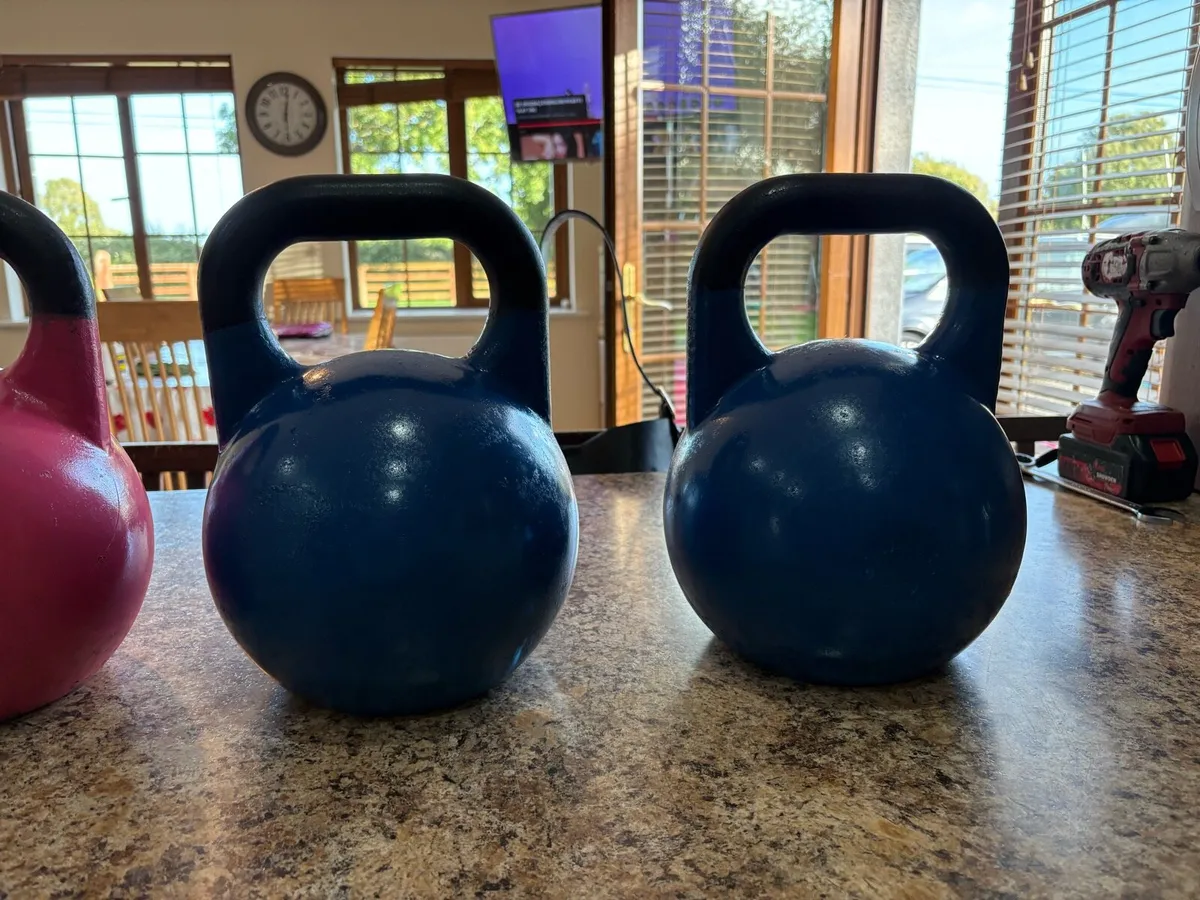 COMPETITION KETTLEBELLS X 4, SELLING CHEAP!! - Image 3