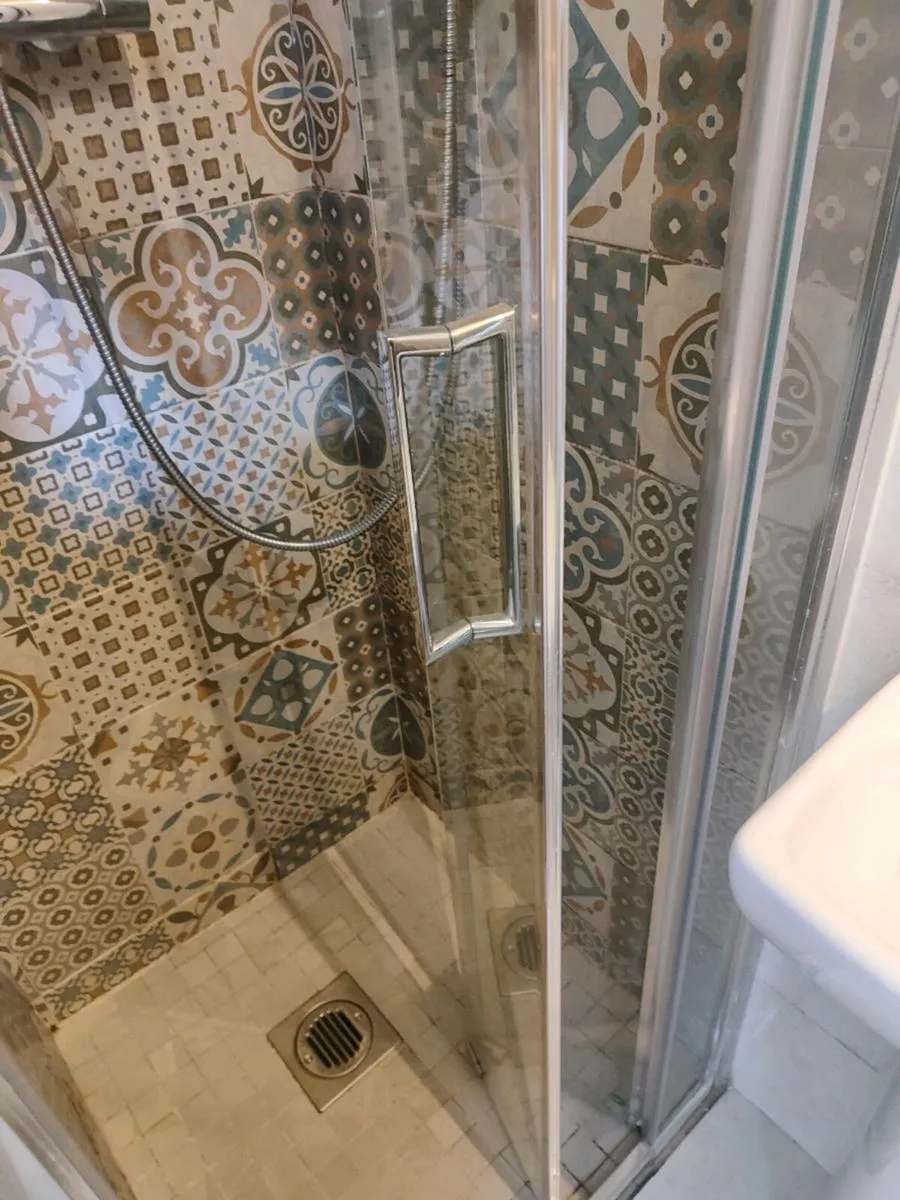 Shower bifold door - Image 1