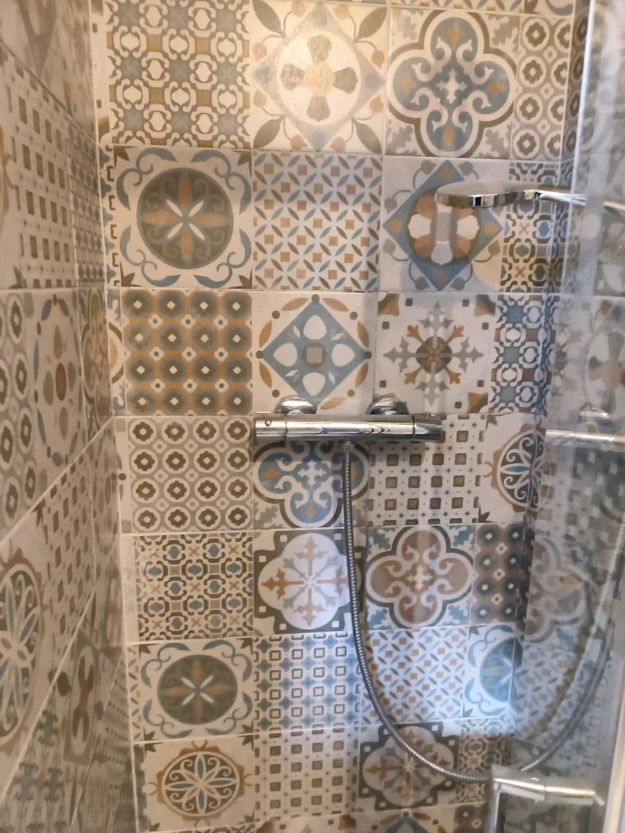 Shower bifold door - Image 3