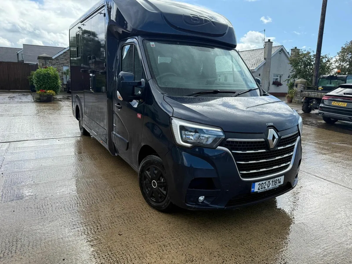 2020 Renault master stx - Image 1