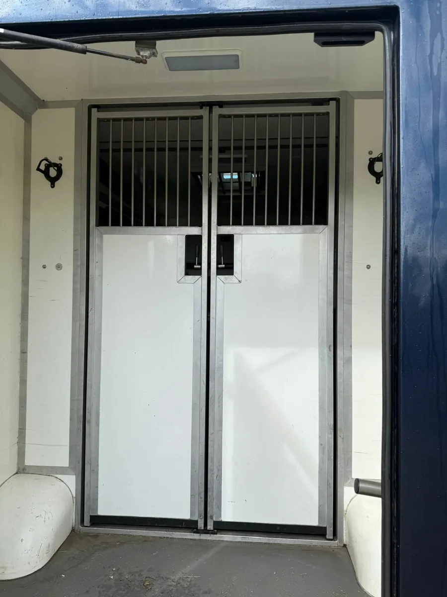 2020 Renault master stx - Image 3