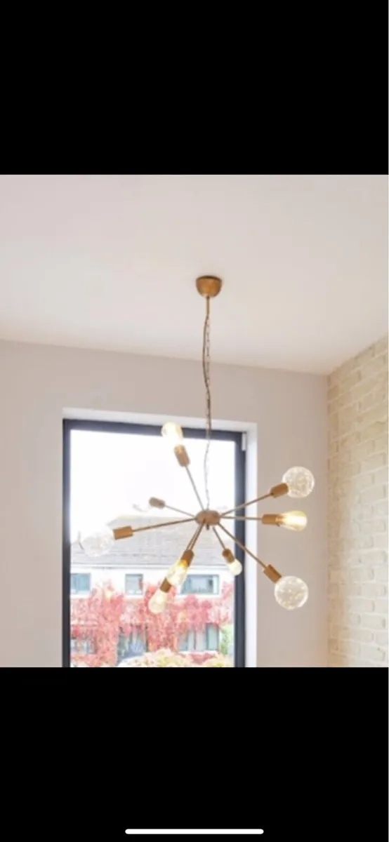 Feature light fitting