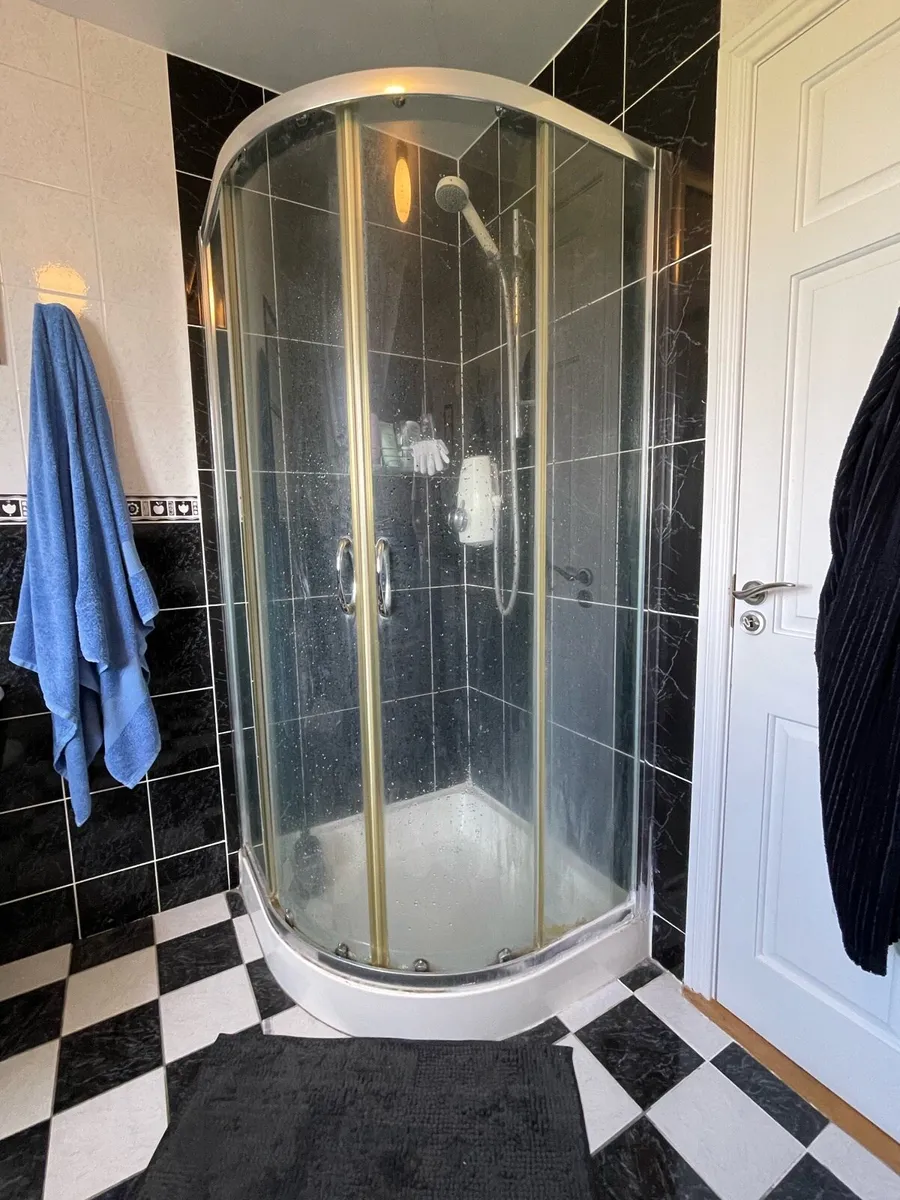 bath basin sink shower toilet doors radiator - Image 1