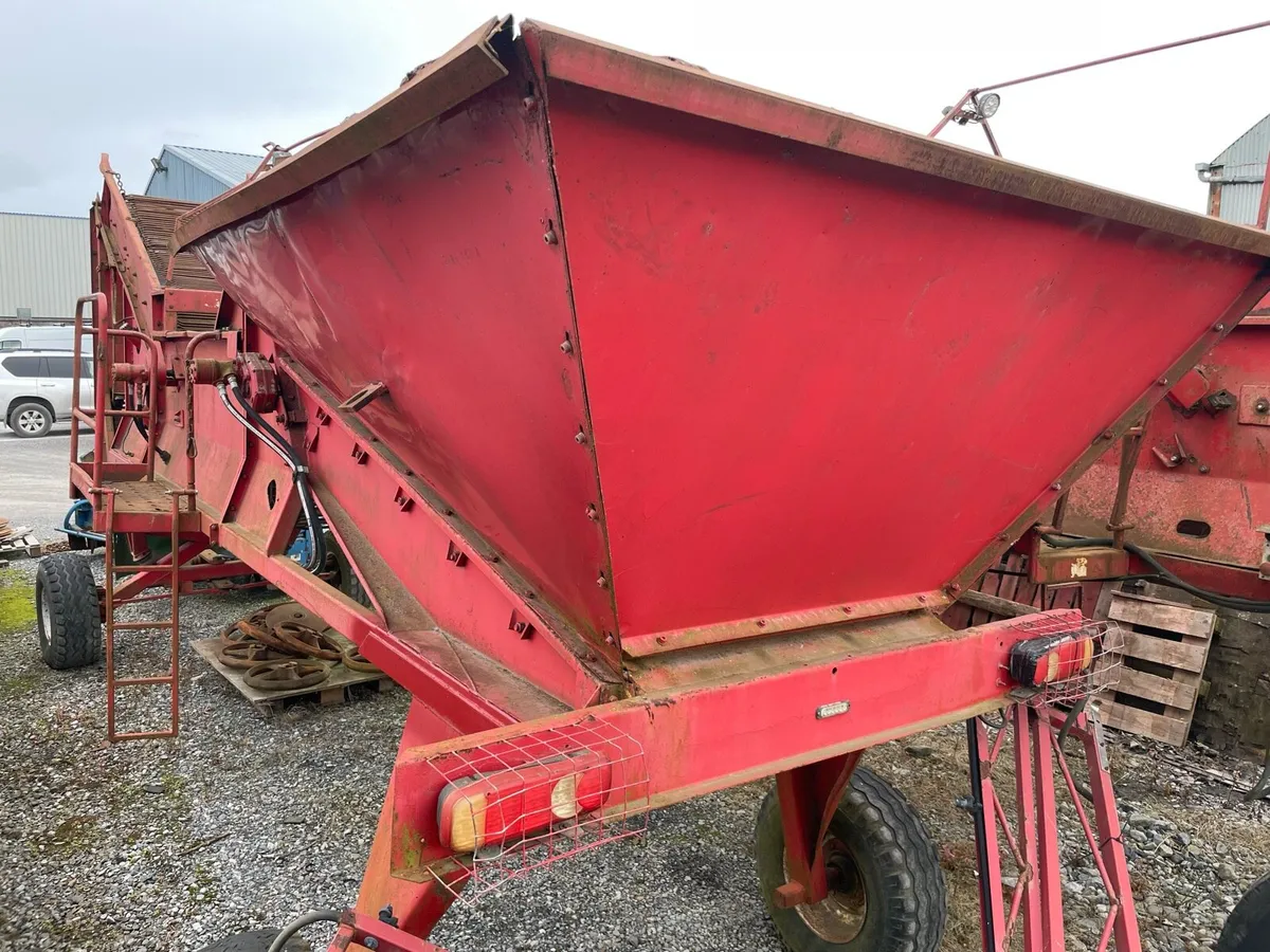 Beet Cleaner Loader - Image 1