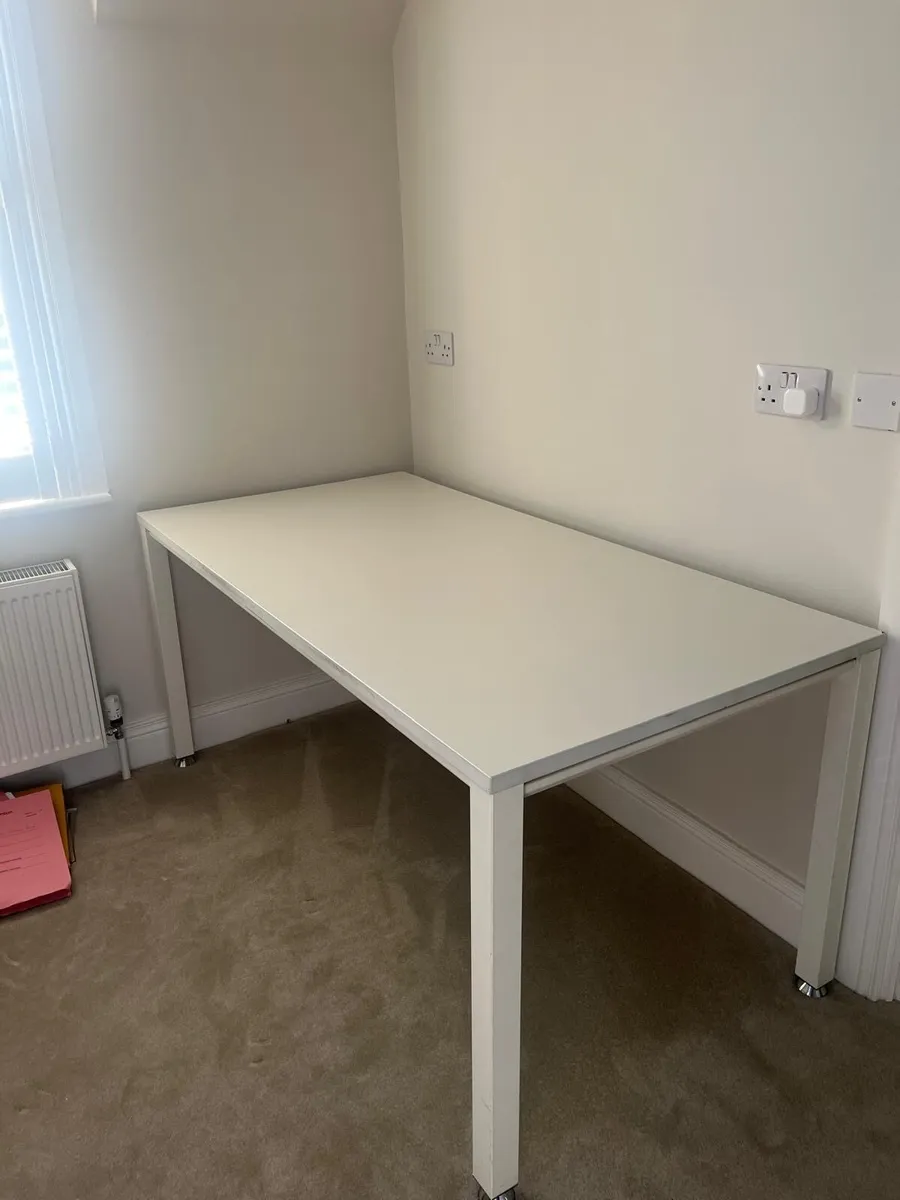 A desk - Image 1