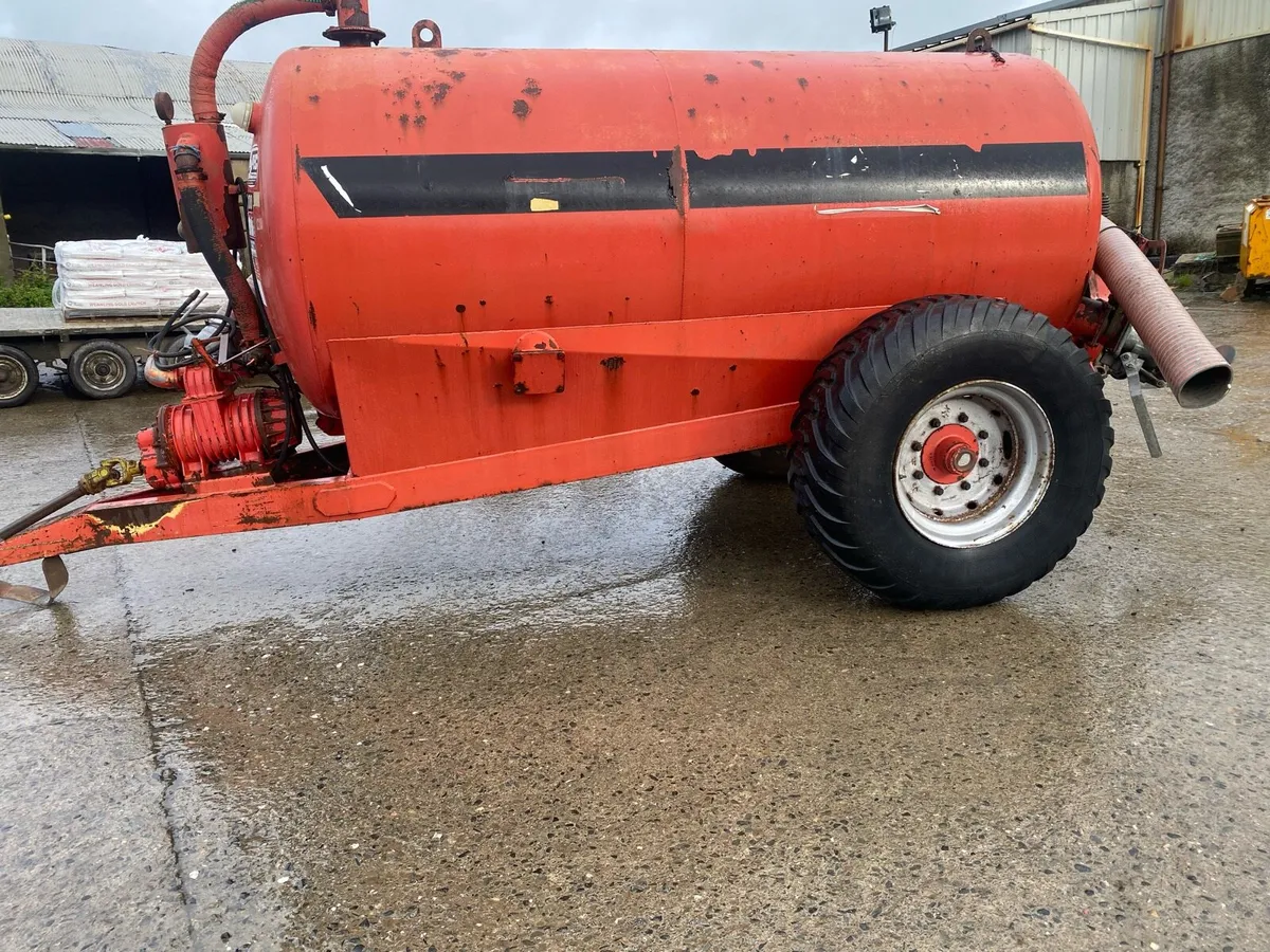 Slurry tanker - Image 1