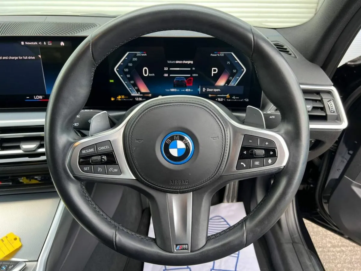BMW 3-Series 330e M-SPORT COMPETITION 2.0 ** LOWES - Image 4