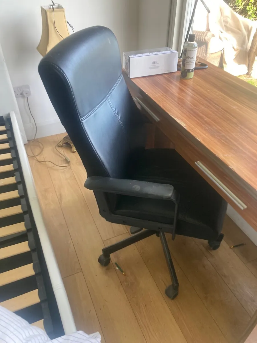 FREE Study desk and swivel chair free takeaway - Image 1