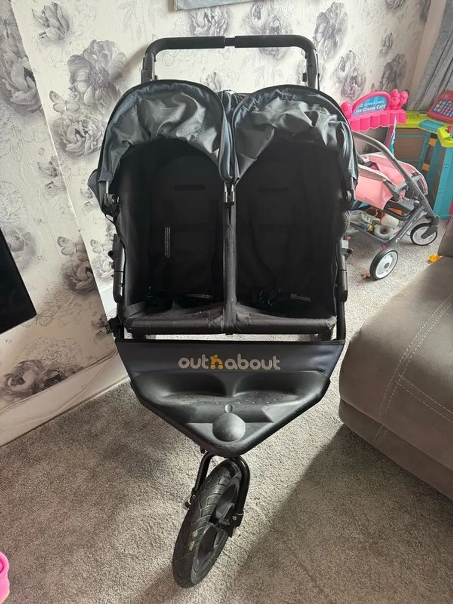 Out n about double buggy - Image 1