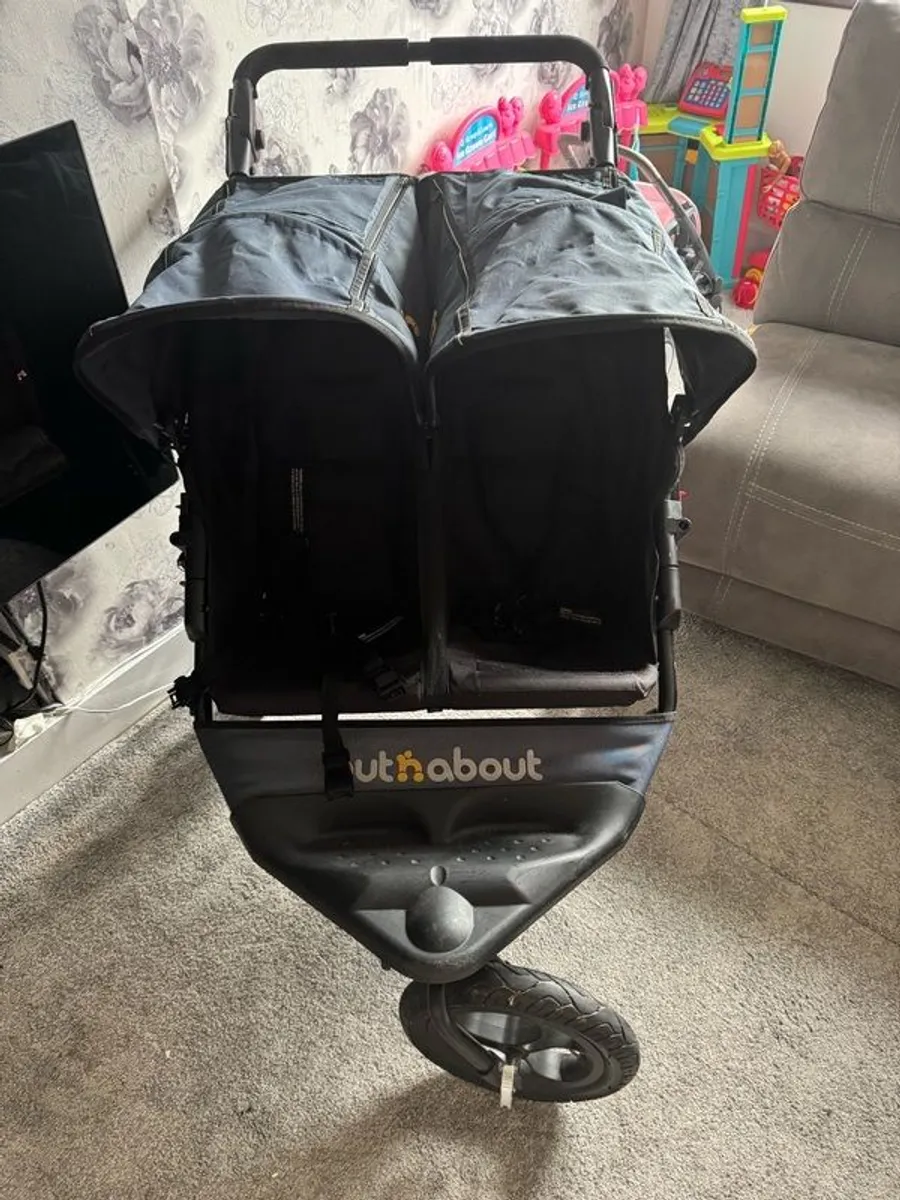 Out n about double buggy - Image 4