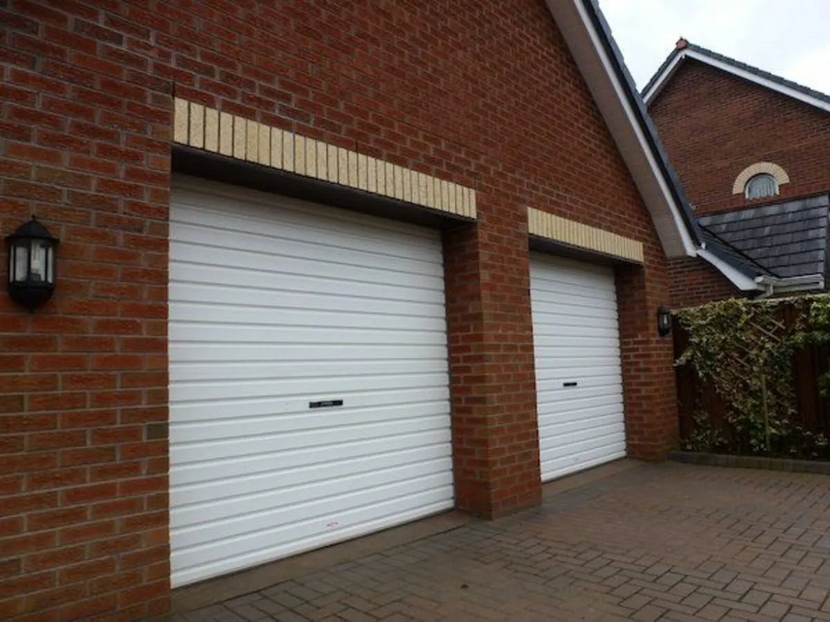 roller  door  2nd  good  condition - Image 3