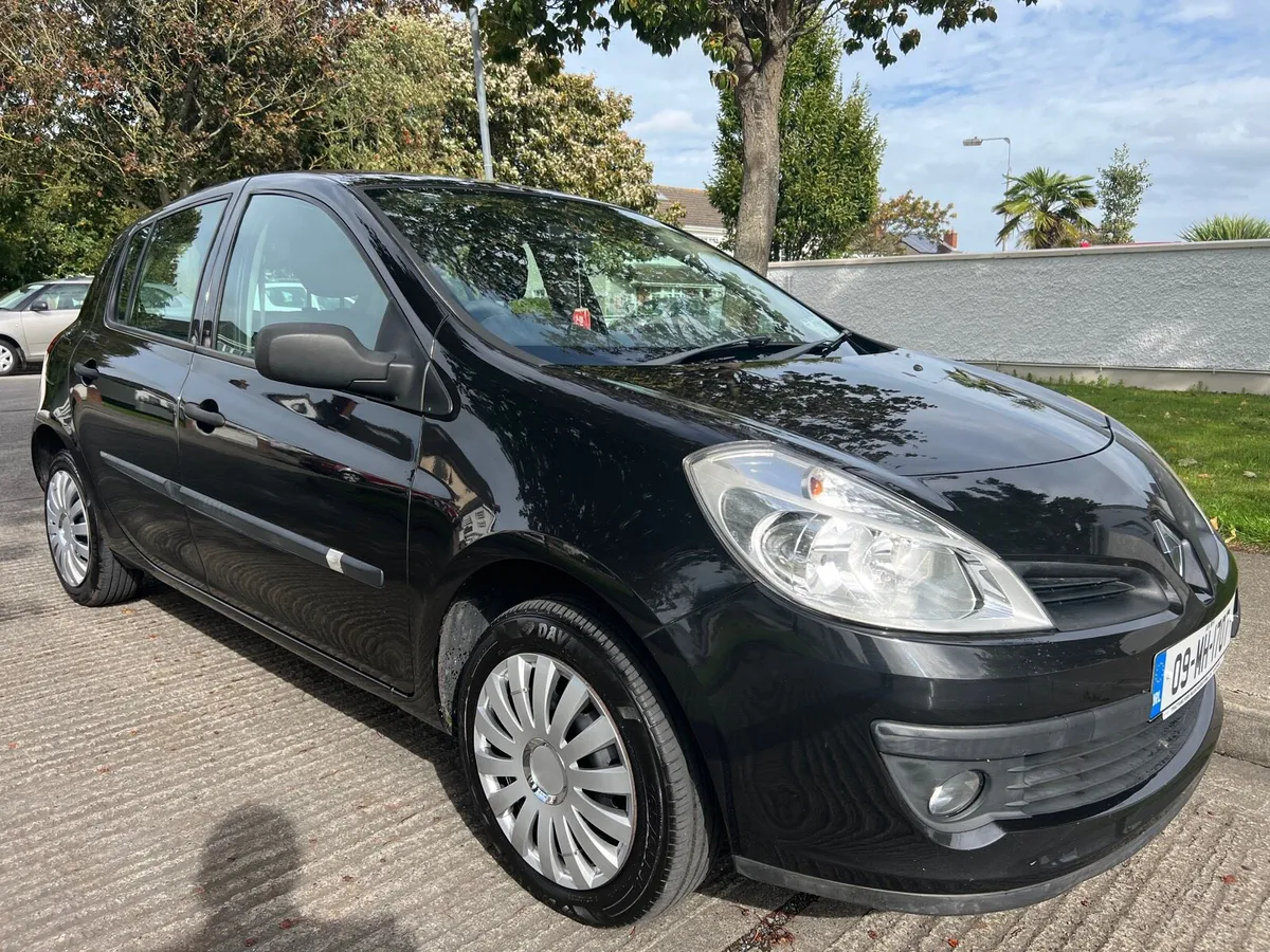 Renault Clio - Image 1