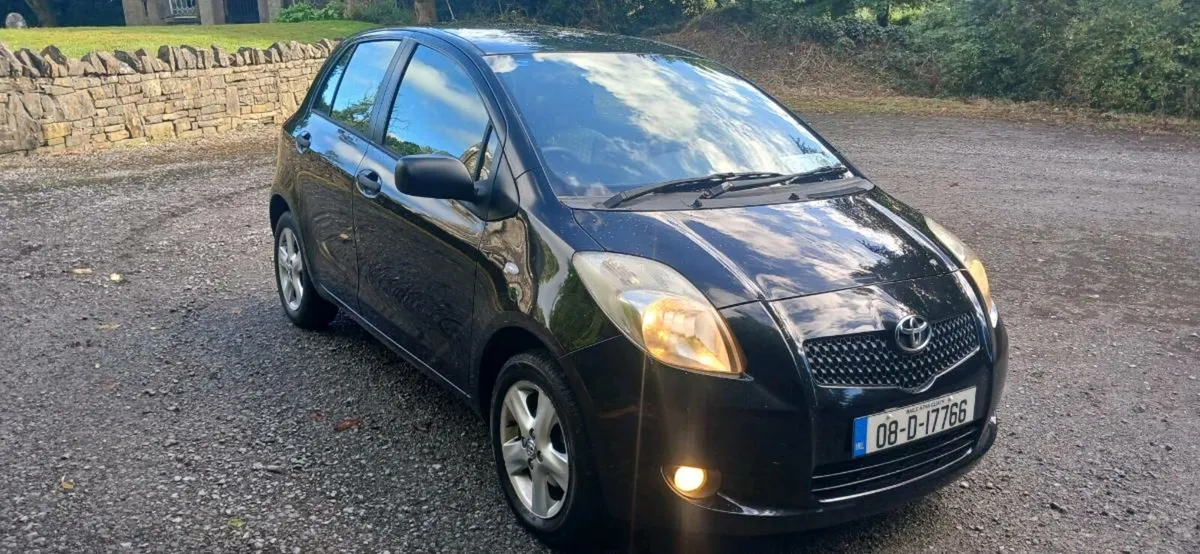 Toyota  yaris - Image 1