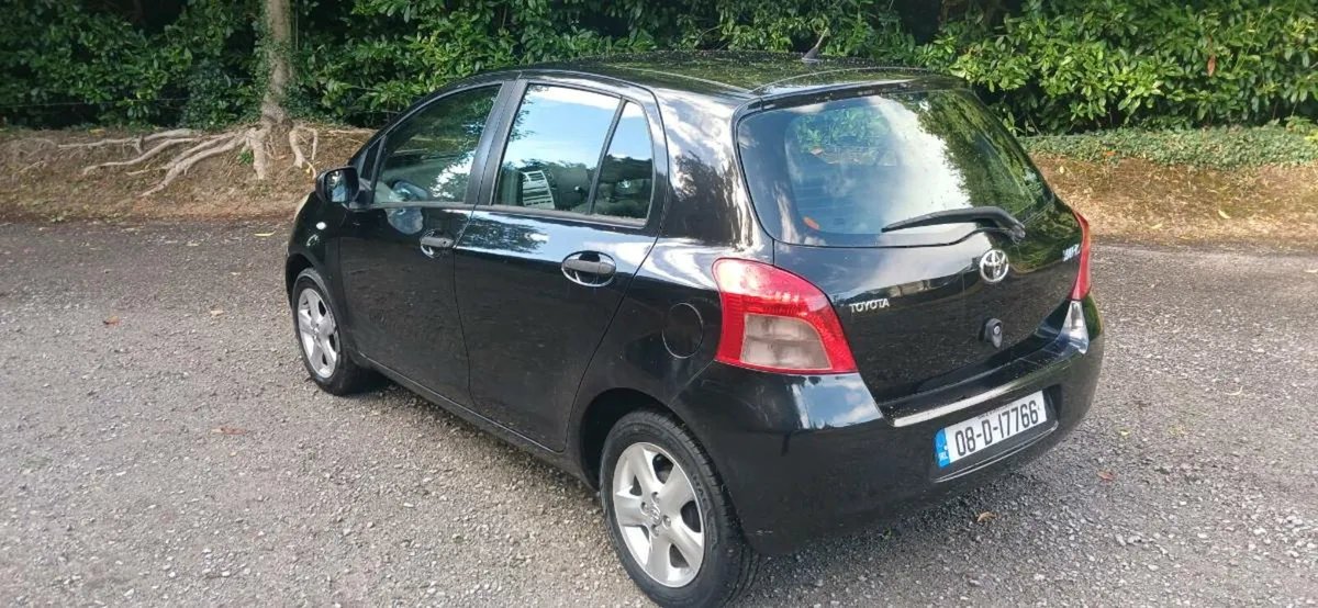 Toyota  yaris - Image 2