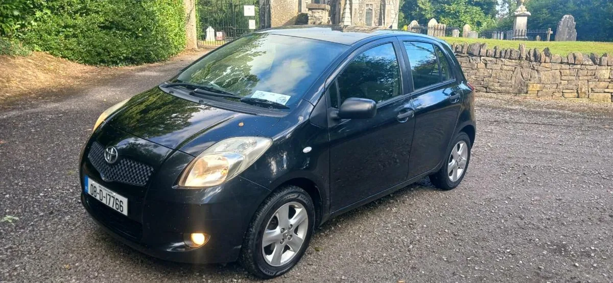 Toyota  yaris - Image 3