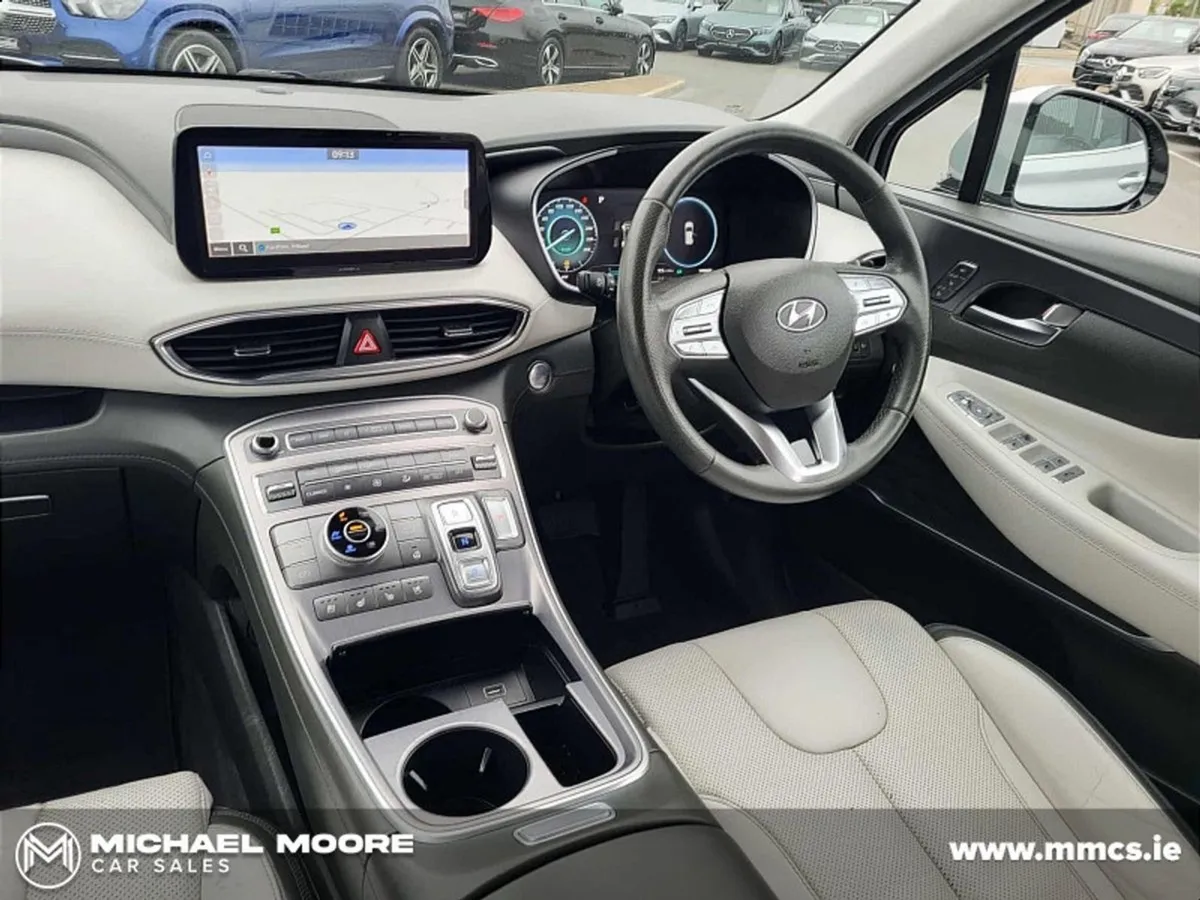 Hyundai Santa Fe 1.6i Phev 4WD Executive Plus Aut - Image 4