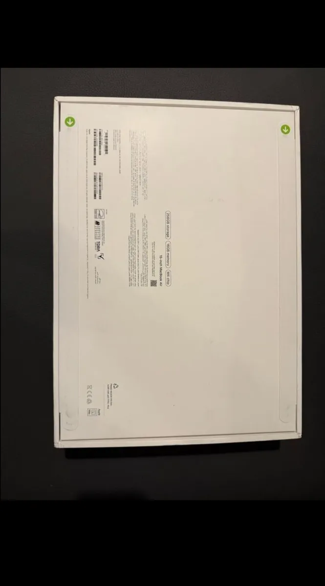 MacBook Air 15-inch 16/512GB M4 2025 sealed - Image 2