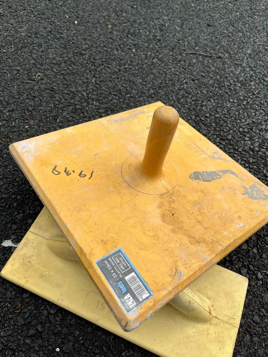 Plastering Hawk, float & 2ft level - Image 3