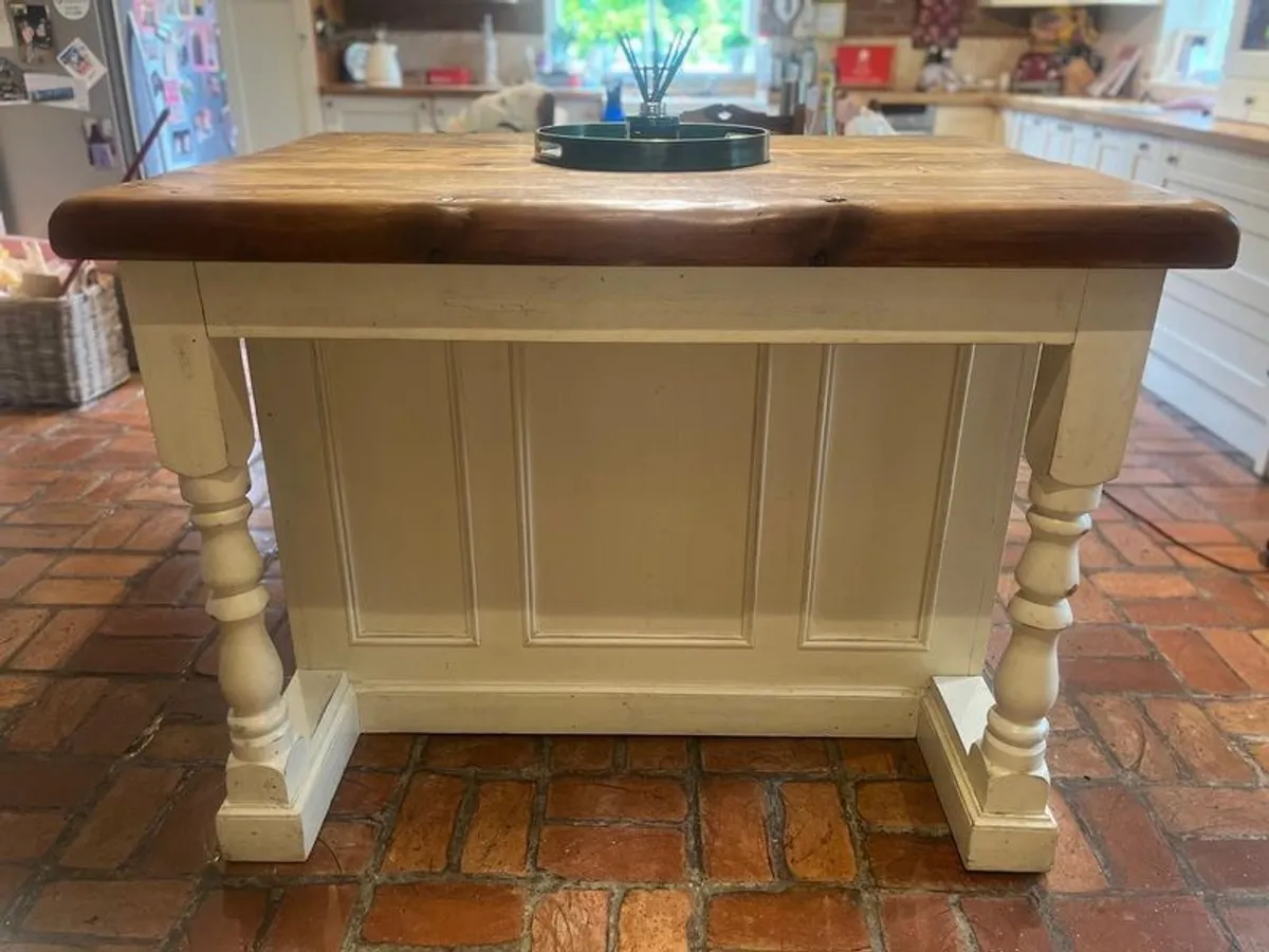 Kitchen Island solid wood handcrafted - Image 3
