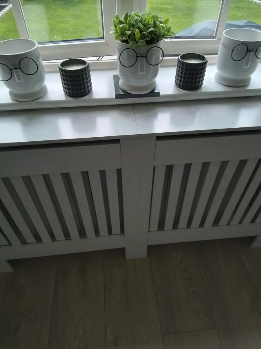 Ceramic paint pots