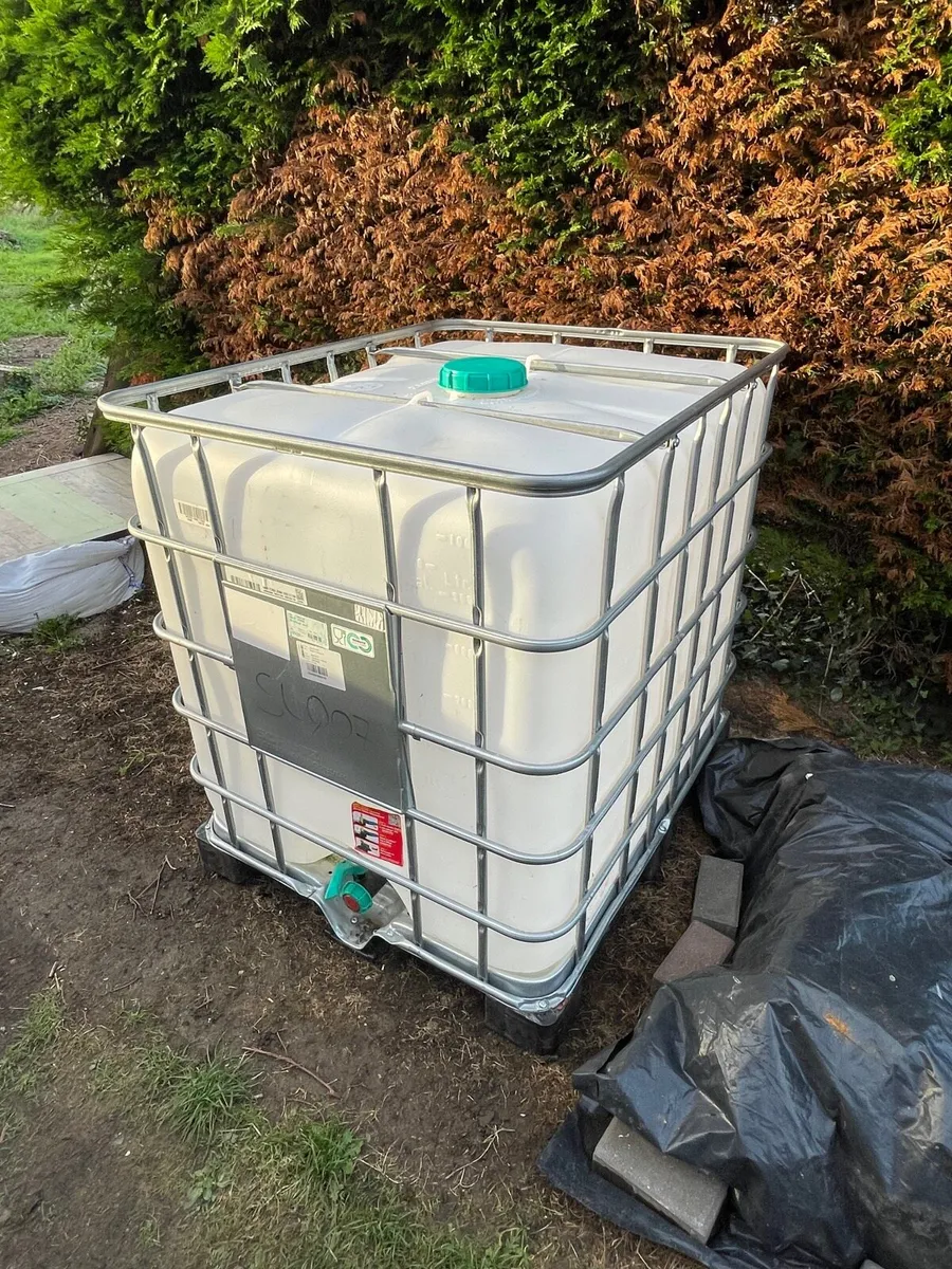 Water tank - Image 1