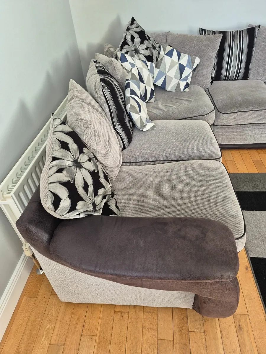 Couch - Image 3