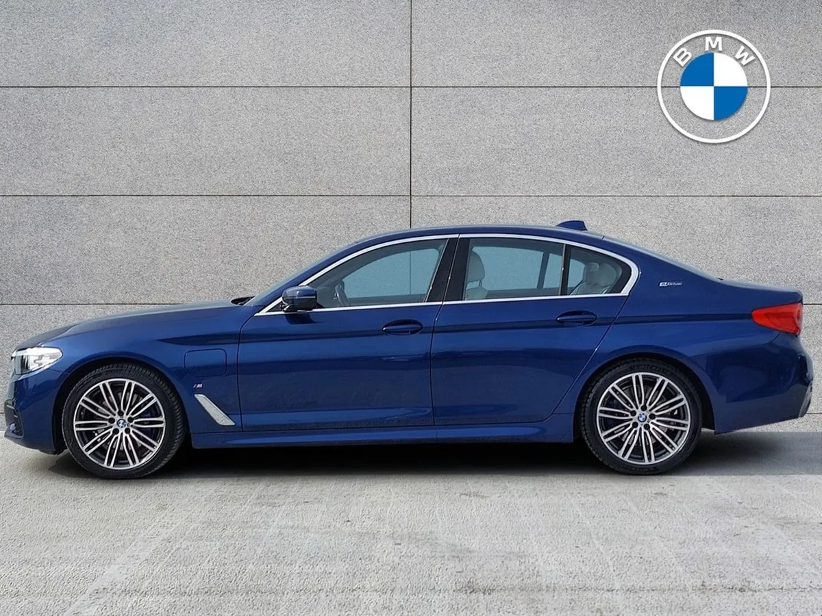 BMW 5 Series 530e M Sport Saloon - Image 3